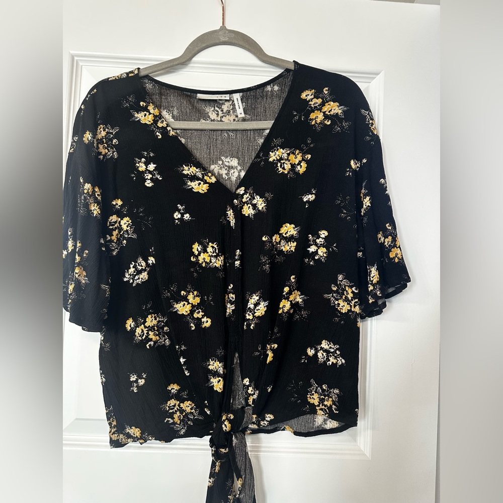 LUQ Floral Black and Yellow Women's Top SIZE M